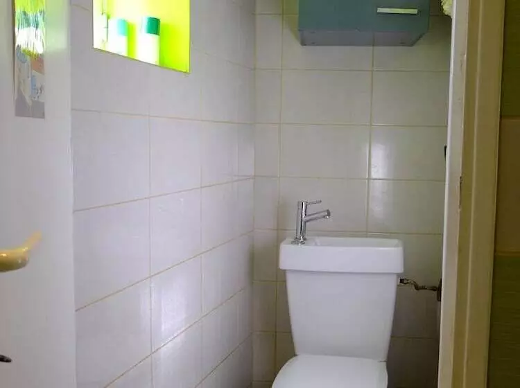 Majatalo Chambres A Kwaba