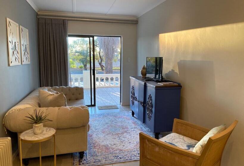 ペンション Dellville Country House