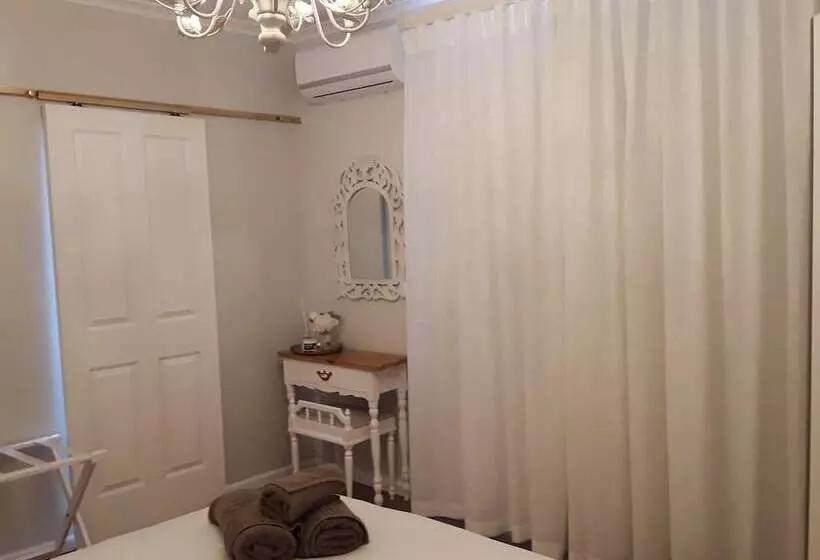 Majatalo Dellville Country House