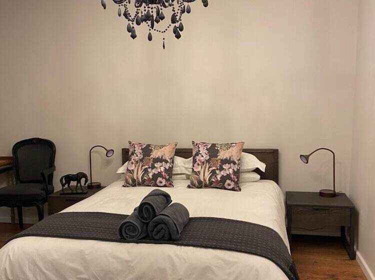 ペンション Dellville Country House