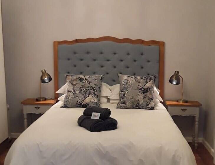 ペンション Dellville Country House