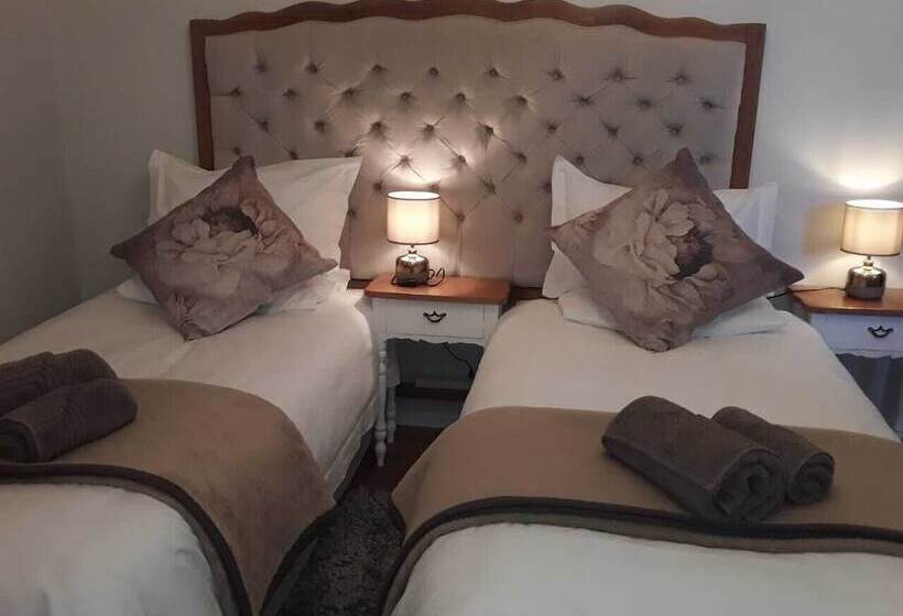 ペンション Dellville Country House