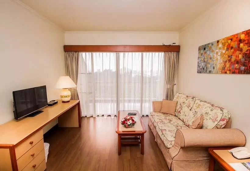 ペンション Equatorial Hill Resort By Copthorne
