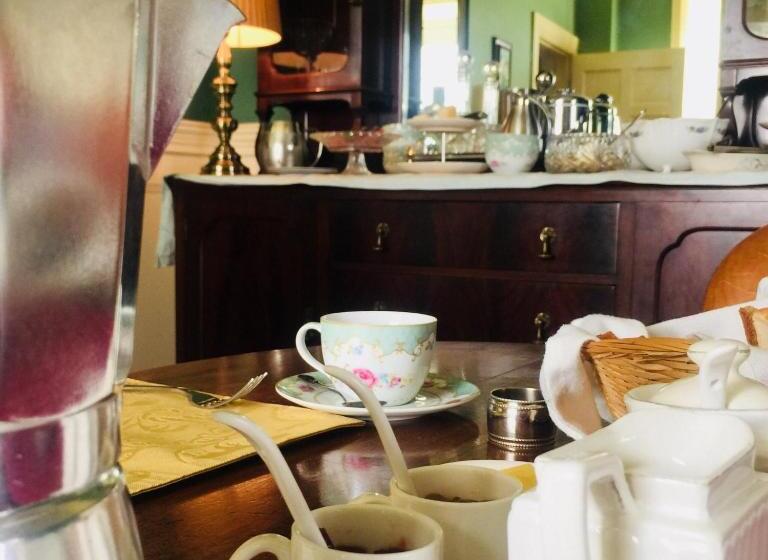 مبيت وإفطار Bealkelly Country House