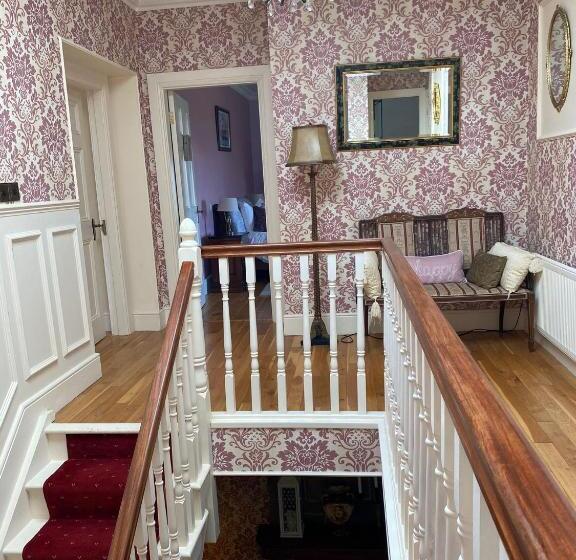 مبيت وإفطار Bealkelly Country House