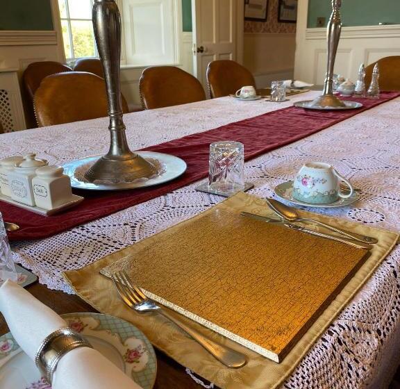 مبيت وإفطار Bealkelly Country House