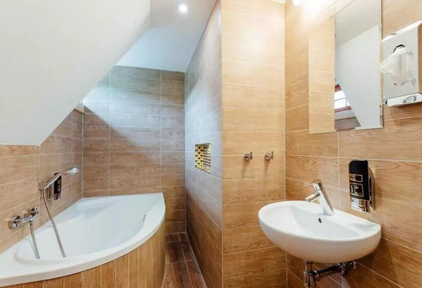 Aamiaismajoitus (B&B) Wellness Rezort Jánošíkov Dvor