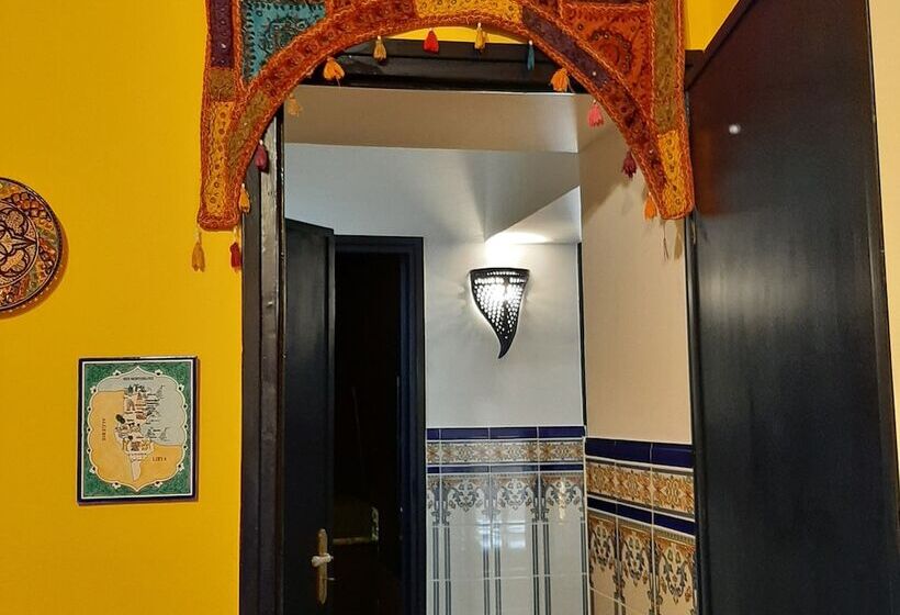 여관 Mirabilia Arab House