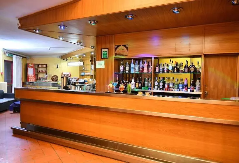 Hotelli Delberg Palace