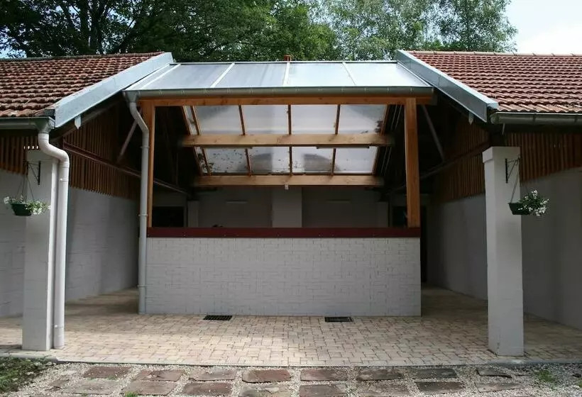 Hotelli Domaine Des Messires