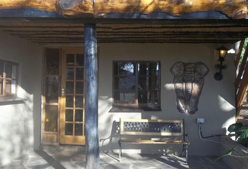 酒店 Emahlathini Guest Farm