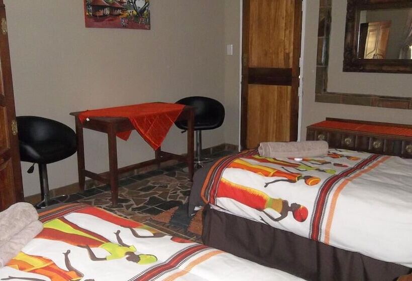 酒店 Emahlathini Guest Farm