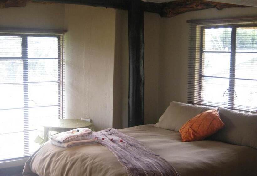 酒店 Emahlathini Guest Farm