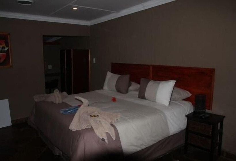 酒店 Emahlathini Guest Farm