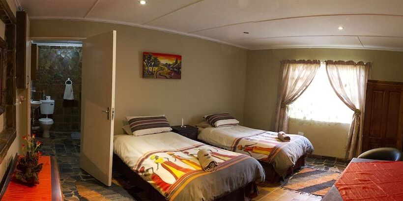 酒店 Emahlathini Guest Farm