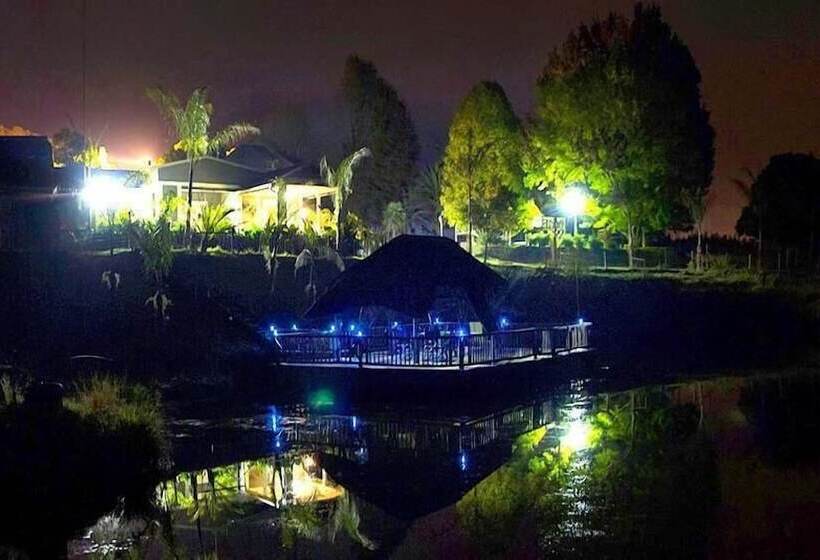 酒店 Emahlathini Guest Farm