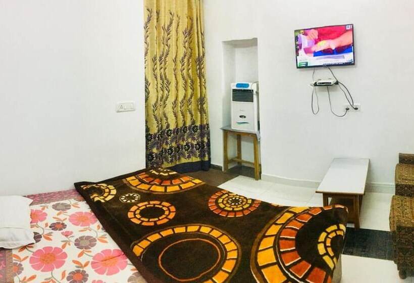 בית מלון כפרי Heritage Sanyam