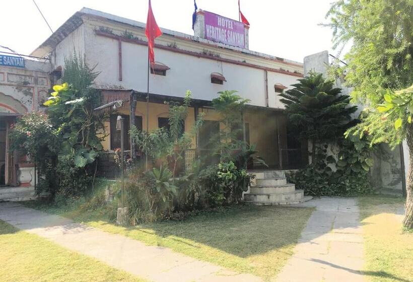 בית מלון כפרי Heritage Sanyam