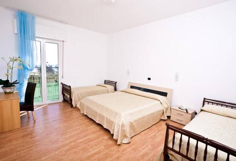 فندق Holiday Park