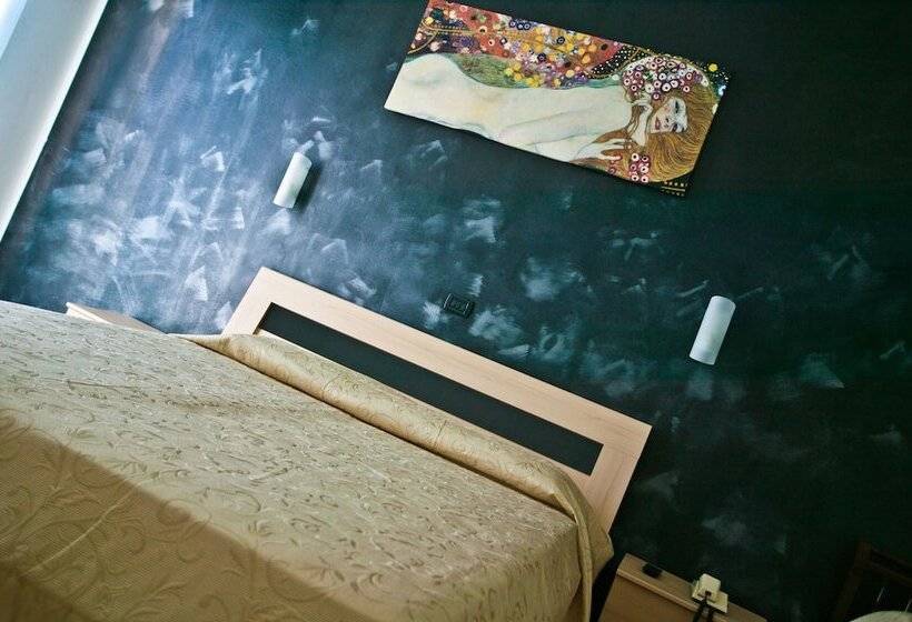 فندق Holiday Park