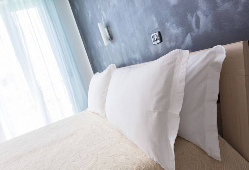 فندق Holiday Park