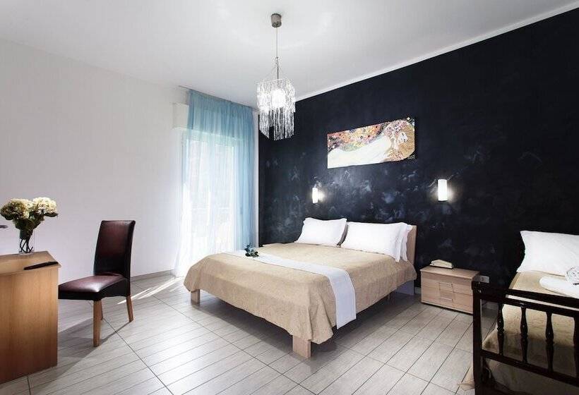 فندق Holiday Park