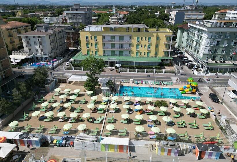 فندق Holiday Park