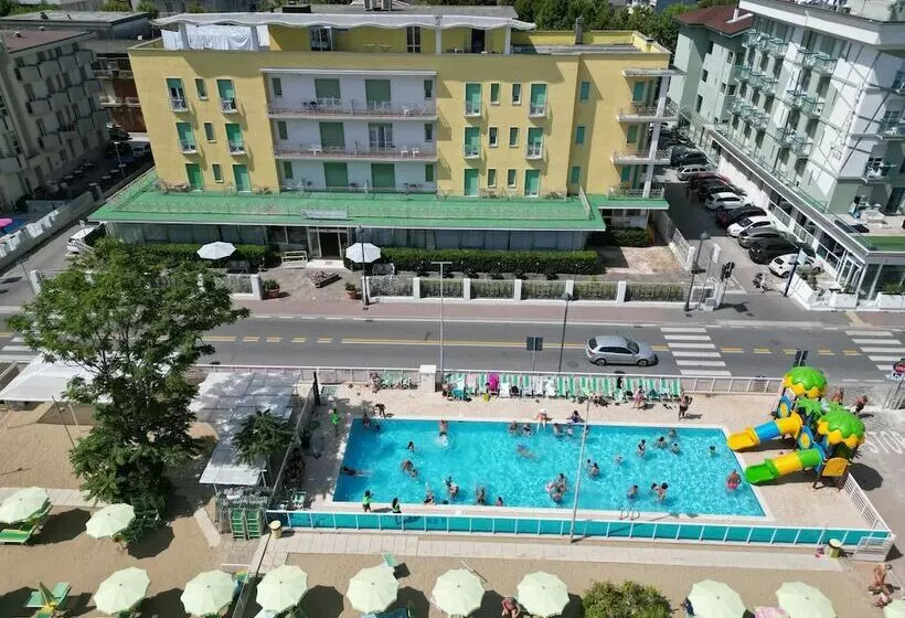 ホテル Holiday Park