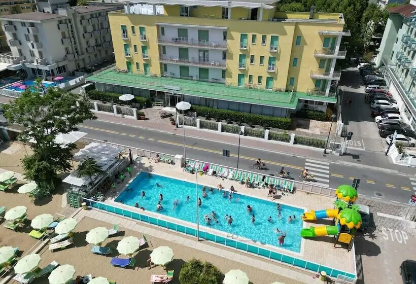 ホテル Holiday Park