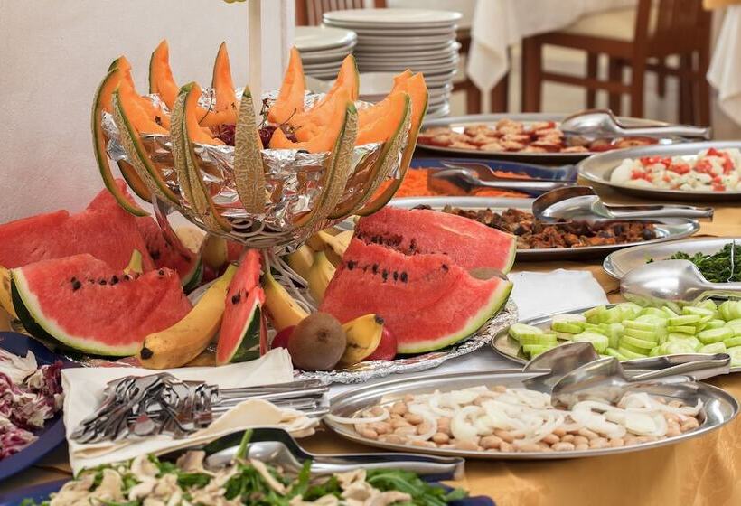 فندق Holiday Park