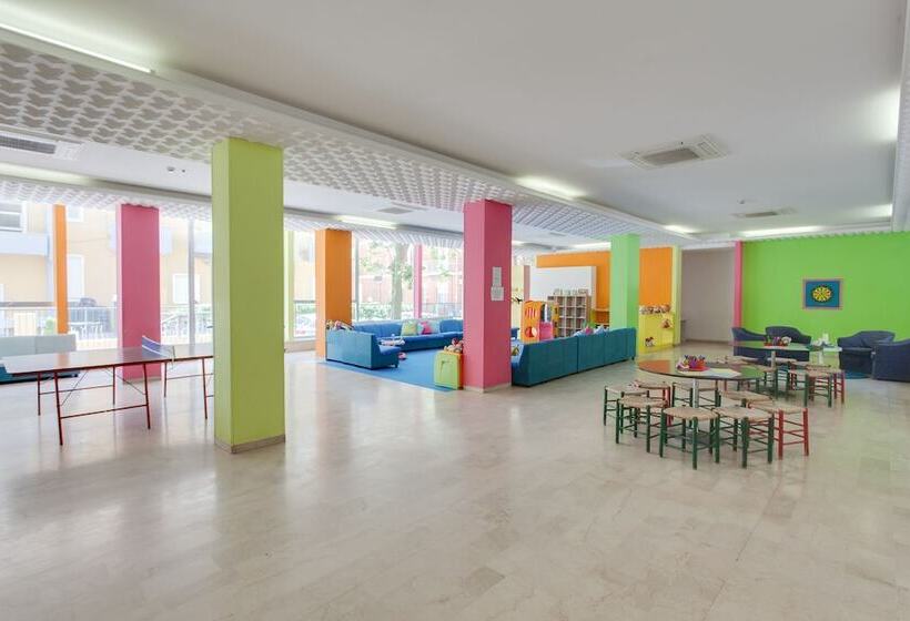 فندق Holiday Park