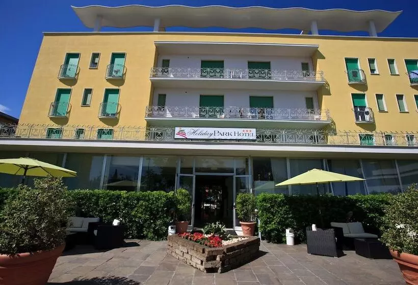 ホテル Holiday Park
