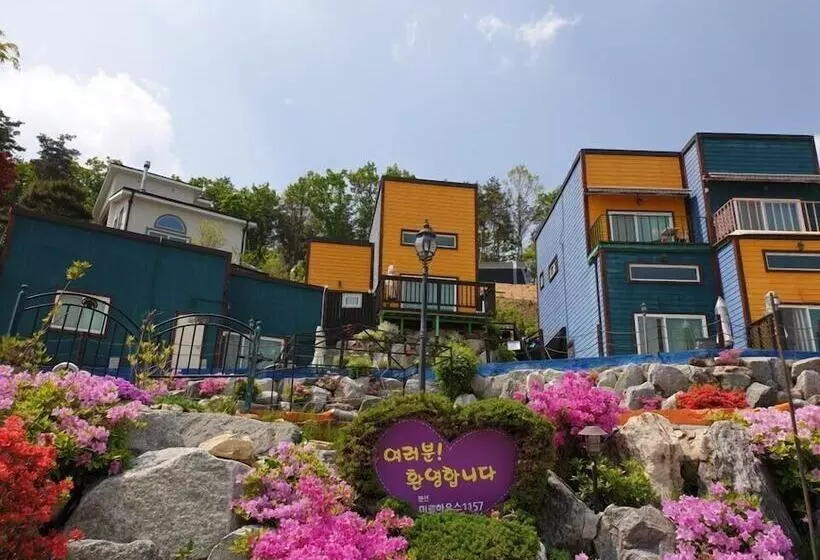 هتل Mir House 1157