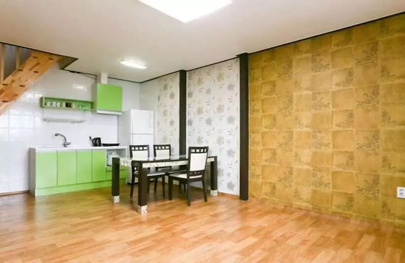 هتل Mir House 1157