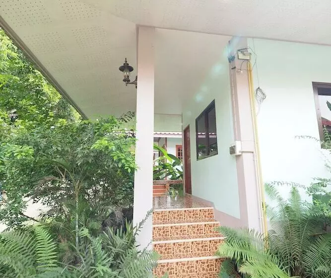 Hotelli Pua Sabai Resort
