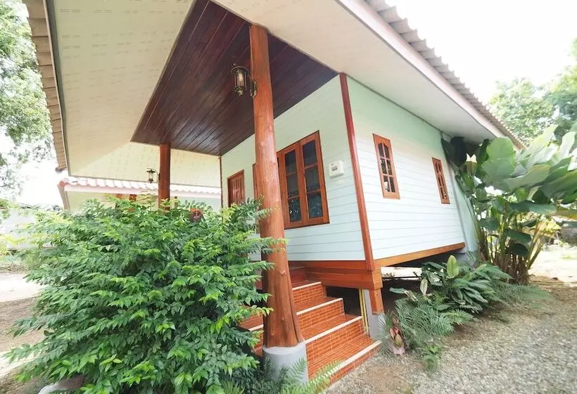 Hotelli Pua Sabai Resort