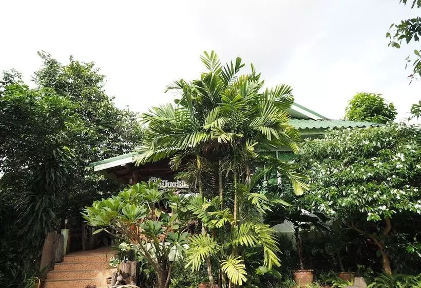 Hotelli Pua Sabai Resort