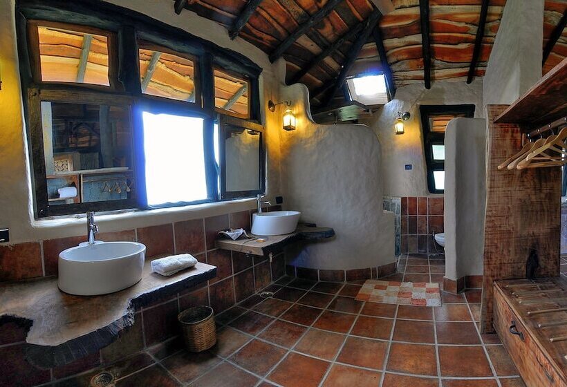 ホテル Pugdundee Safaris  Kanha Earth Lodge