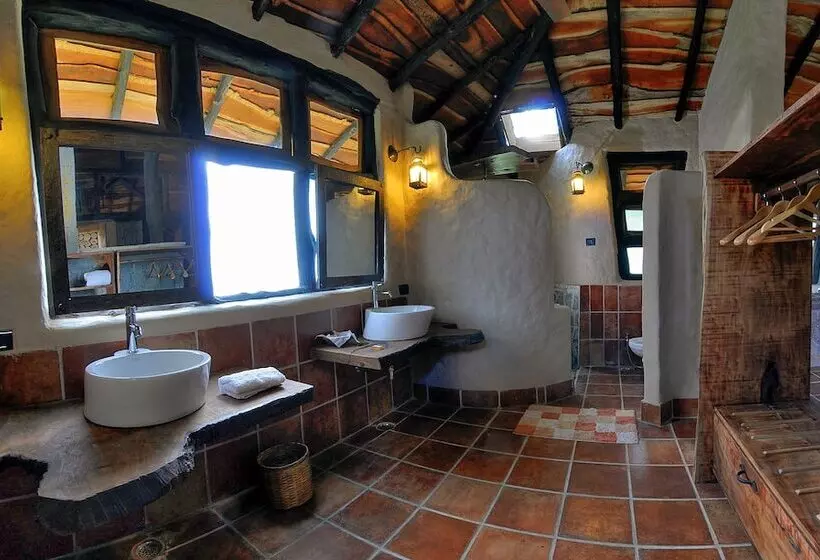 Hotelli Pugdundee Safaris  Kanha Earth Lodge