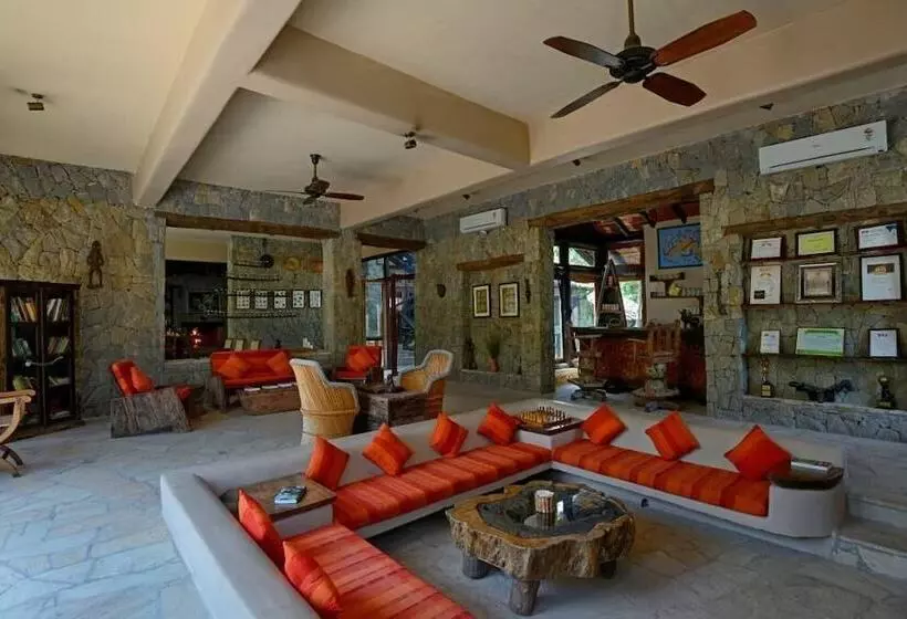 Hotelli Pugdundee Safaris  Kanha Earth Lodge