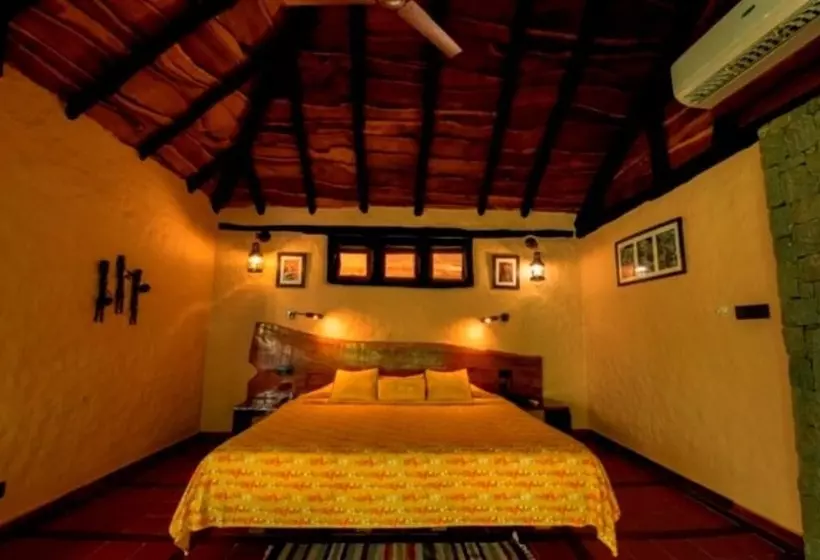 Hotelli Pugdundee Safaris  Kanha Earth Lodge
