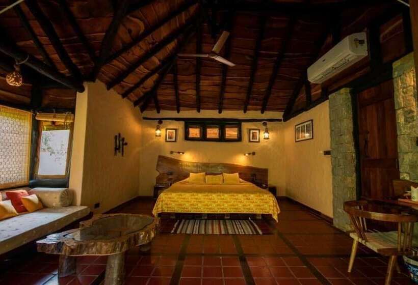 ホテル Pugdundee Safaris  Kanha Earth Lodge