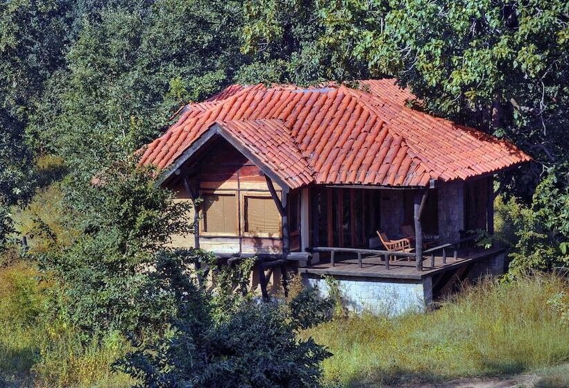 ホテル Pugdundee Safaris  Kanha Earth Lodge