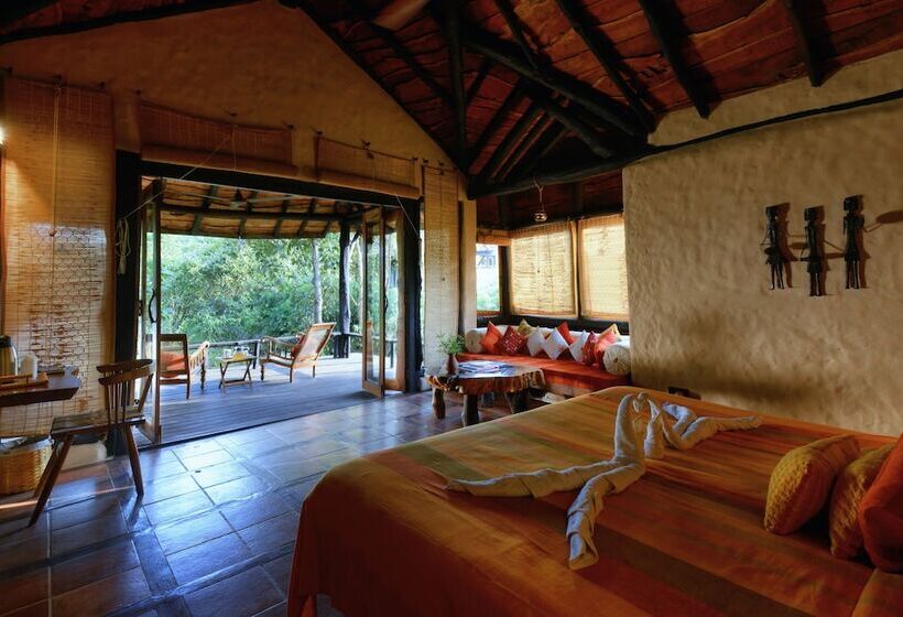 ホテル Pugdundee Safaris  Kanha Earth Lodge