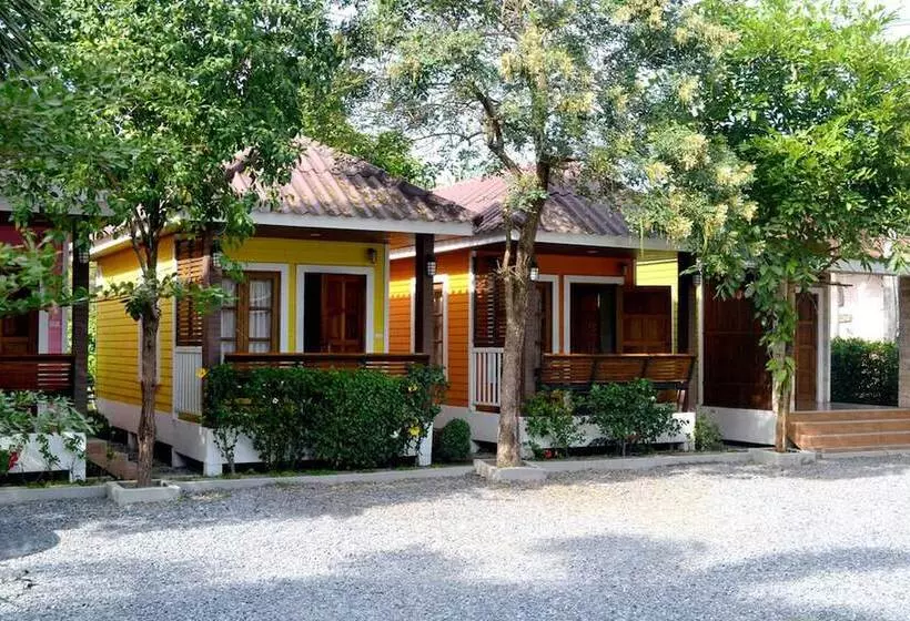 Hotelli Toffee House Resort