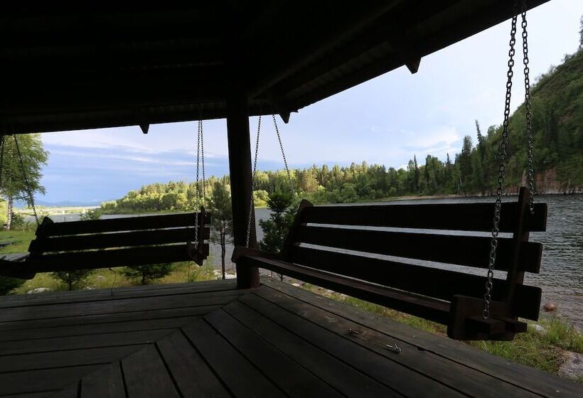 בית מלון כפרי Urochishhe Saikol