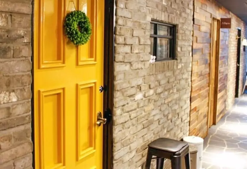 Illuso Guesthouse   Hostel