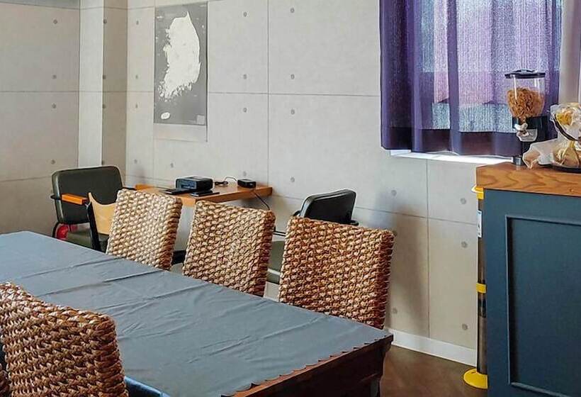 Illuso Guesthouse   Hostel