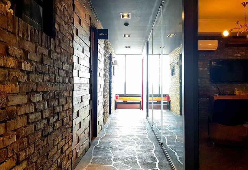 Illuso Guesthouse   Hostel