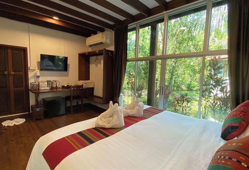 Maikaew Damnoen Resort